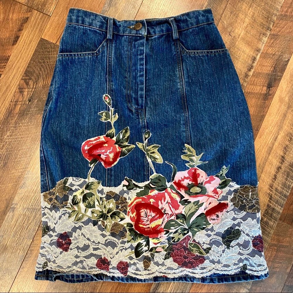 MONROE & MAIN Embellised Denim Pencil Skirt - Picture 4 of 13
